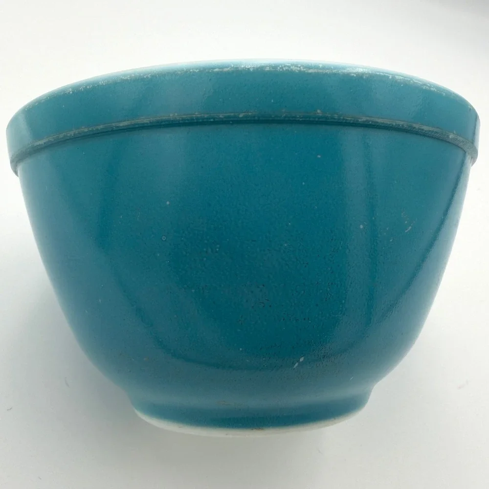 Vintage Pyrex 401 Turquoise Blue Mixing Bowl 1.5 Pint Milk Glass Mid Century